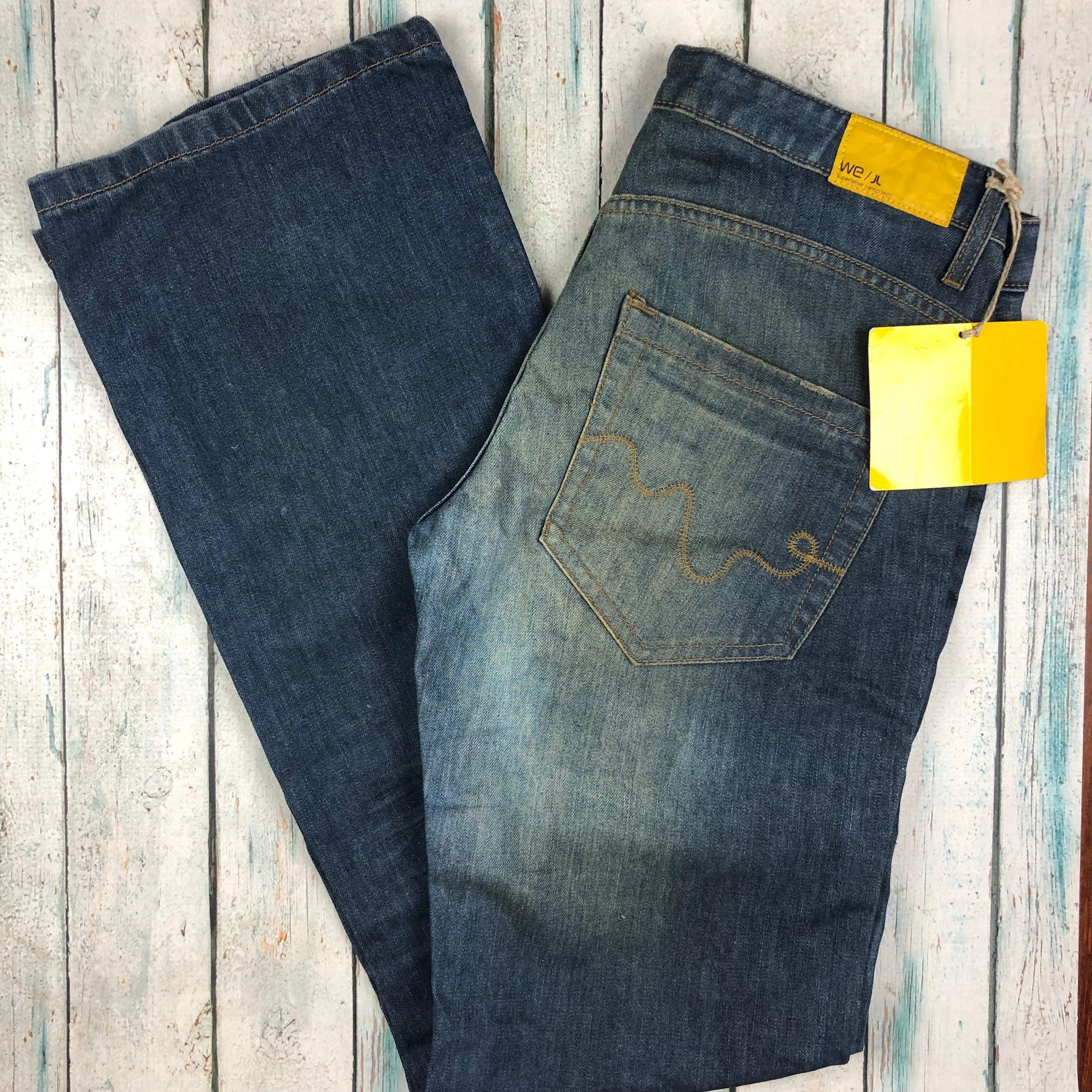 NWT - WEZC Superlative Conspiracy Ladies Relaxed Fit Jeans- Size 29